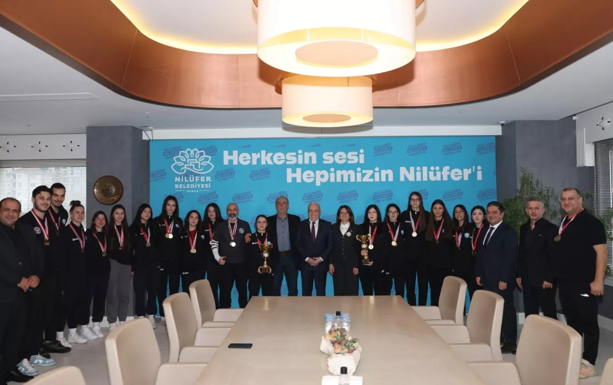 BAŞKAN ŞADİ ÖZDEMİR’DEN ŞAMPİYON SPORCULARA TEBRİK